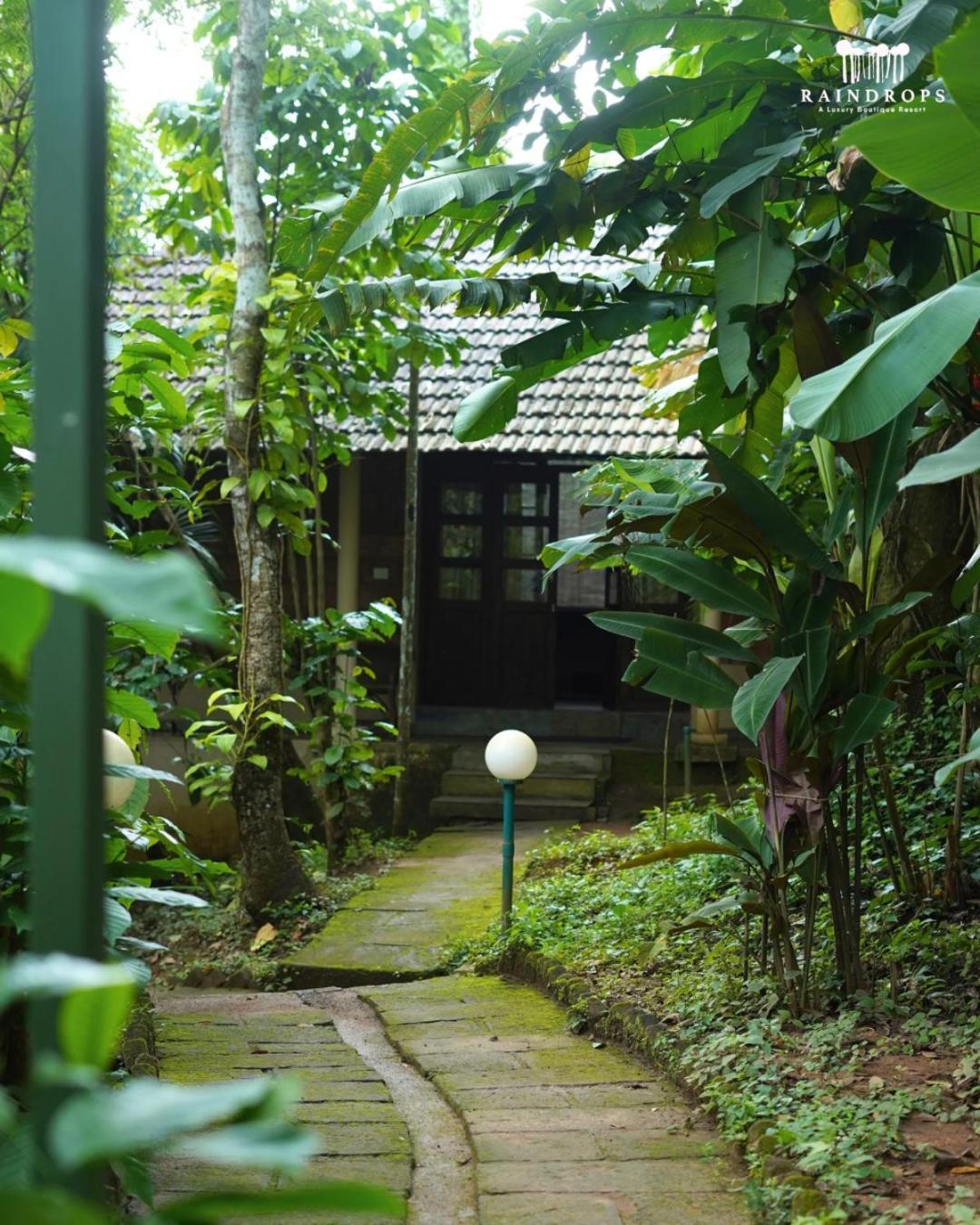 Raindrops Resorts Wayanad Sultan Bathery Buitenkant foto