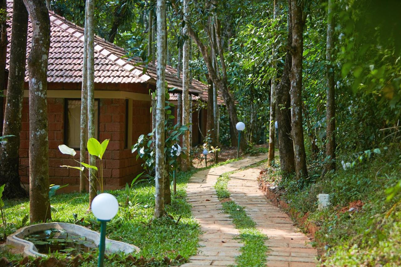 Raindrops Resorts Wayanad Sultan Bathery Buitenkant foto